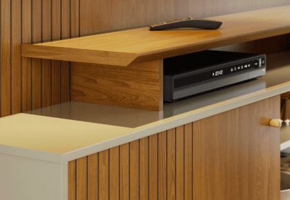 Centro de Entretenimiento Ares Camaru 65" – detalle