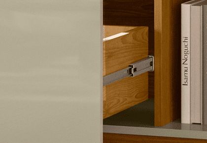 Centro de Entretenimiento Nilo Cinamomo Off White 75" – vista del producto