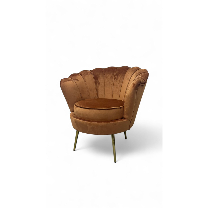 Sillón de terciopelo rosa cobrizo con respaldo de pétalos