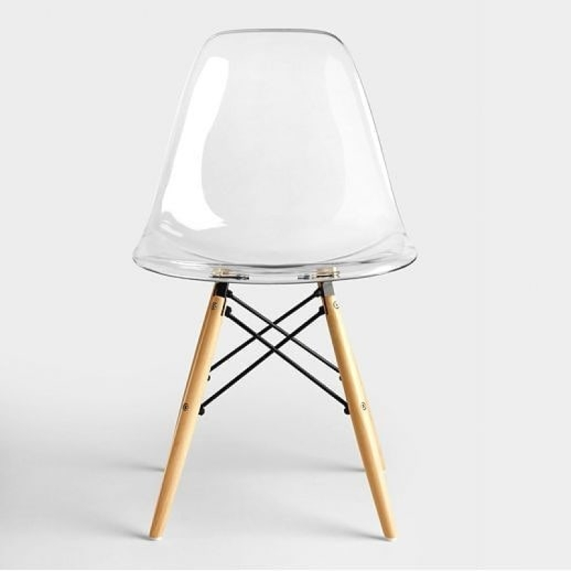 Silla retro transparente con patas de madera